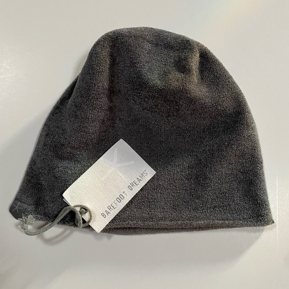 Barefoot Dreams Accessories - NWT Barefoot Dreams CozyChic Ultra Lite Beanie